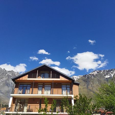 Discover Kazbegi Hotel Экстерьер фото