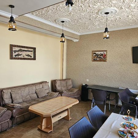 Discover Kazbegi Hotel Экстерьер фото