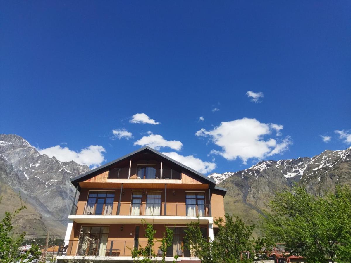 Discover Kazbegi Hotel Экстерьер фото