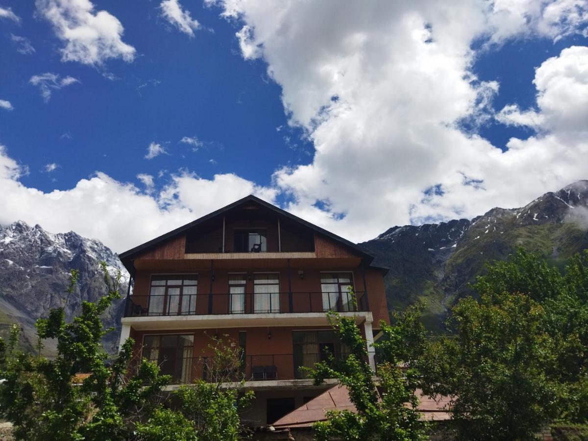 Discover Kazbegi Hotel Экстерьер фото