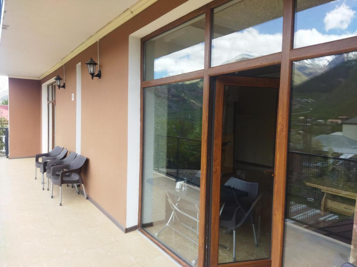 Discover Kazbegi Hotel Экстерьер фото