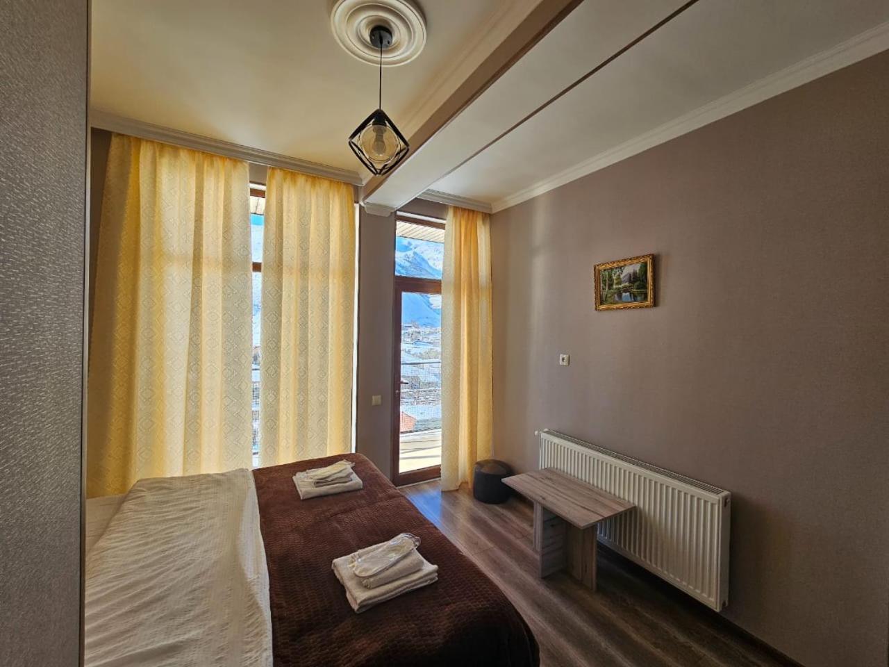 Discover Kazbegi Hotel Экстерьер фото