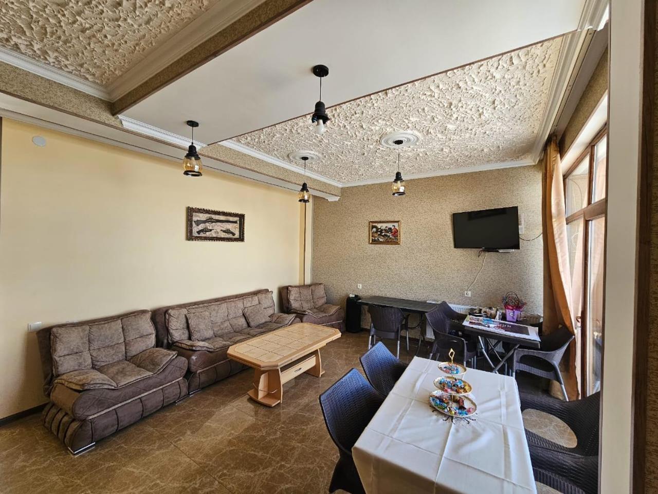 Discover Kazbegi Hotel Экстерьер фото