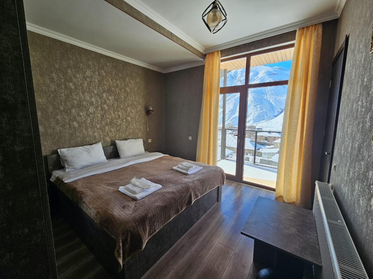 Discover Kazbegi Hotel Экстерьер фото