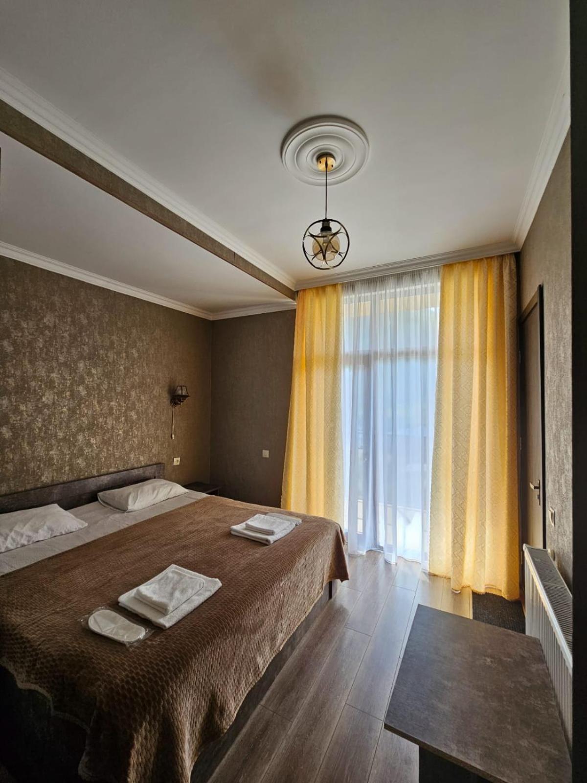 Discover Kazbegi Hotel Экстерьер фото
