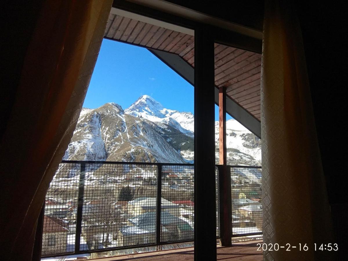 Discover Kazbegi Hotel Экстерьер фото